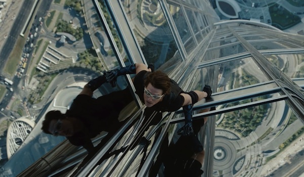 mission-impossible-ghost-protocol-hotel-climb